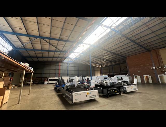 2,169M² WAREHOUSE TO LET IN SPARTAN